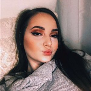 Meet your Posher, Raelee